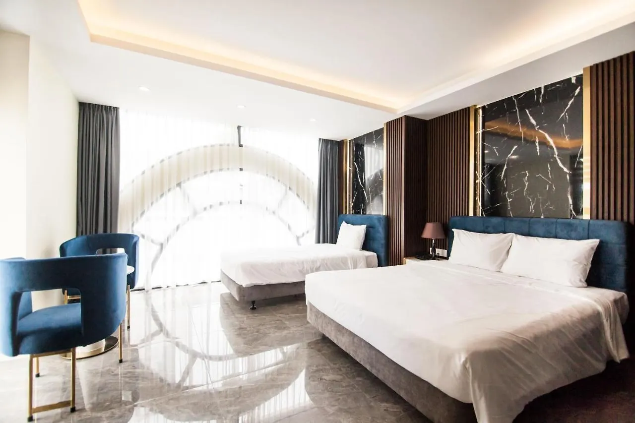 Bluesea 10 Hotel Нячанг